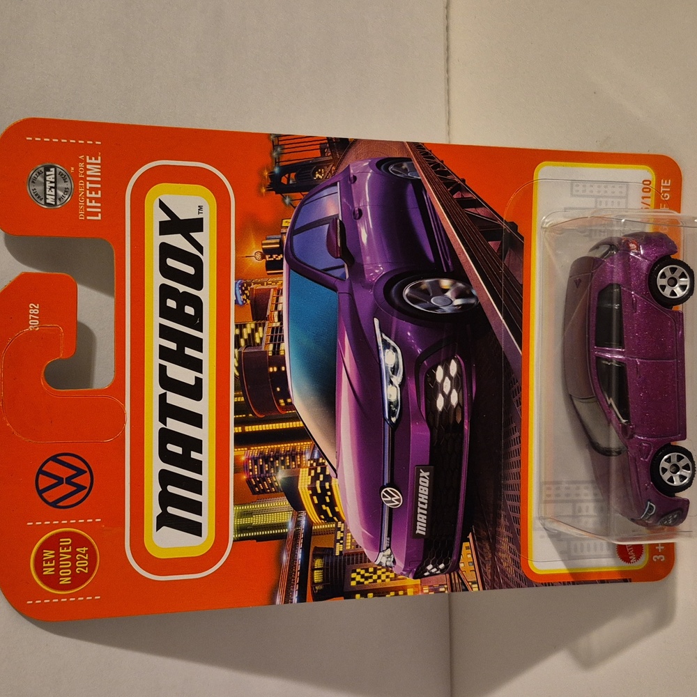 D10 Matchbox  2021 Volkswagen Golf GTE
